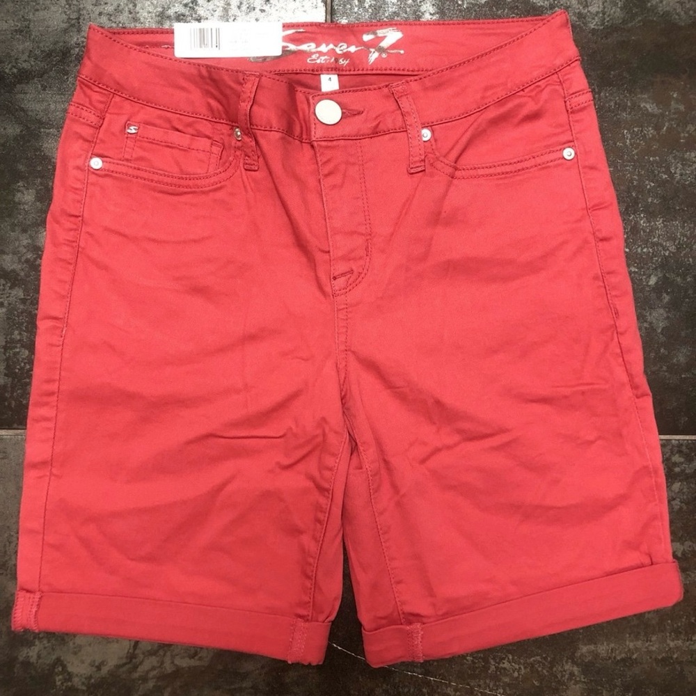 NWT Seven7 Womens Sunset Bermuda Holly Berry Shorts Inseam 9” Size 4
